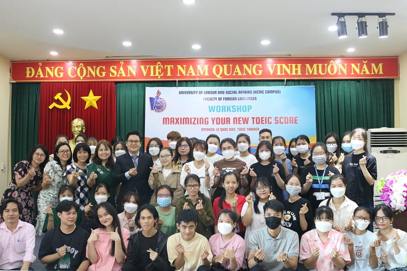 Thầy James Le Chia sẻ về TOEIC trong Workshop trường ĐH Lao Động - Xã Hội