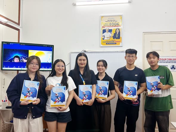 Lớp luyện thi TOEIC của cô Hương Vũ tại Halo