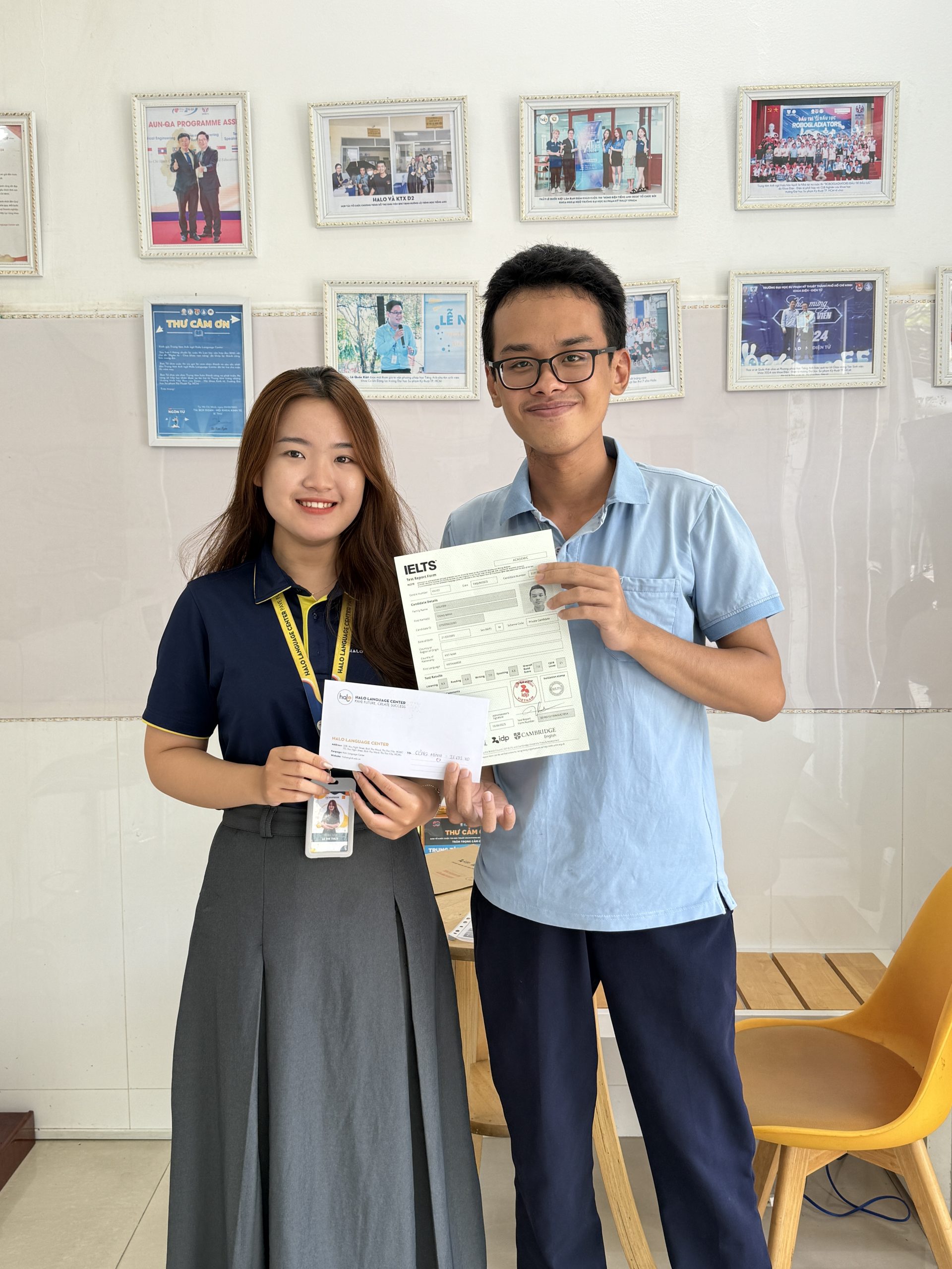 Công Minh nhận chứng chỉ IELTS tại Halo